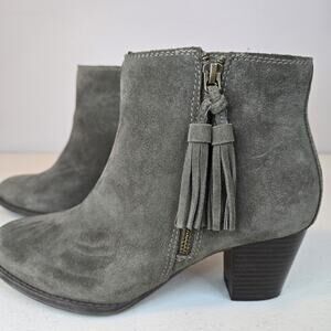 Vionic Madeline Gray Suede Ankle Boots Women Size 7.5 Boho Hippie Tassels 2.5"